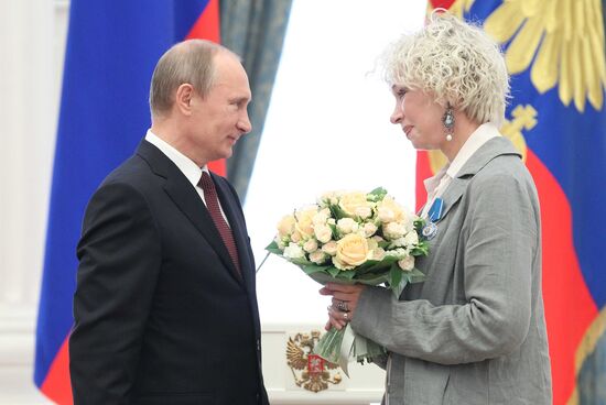 Vladimir Putin presents state awards