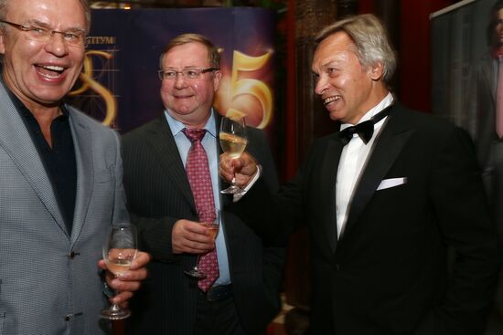 Reception celebrates 15th anniversary of Postscript program