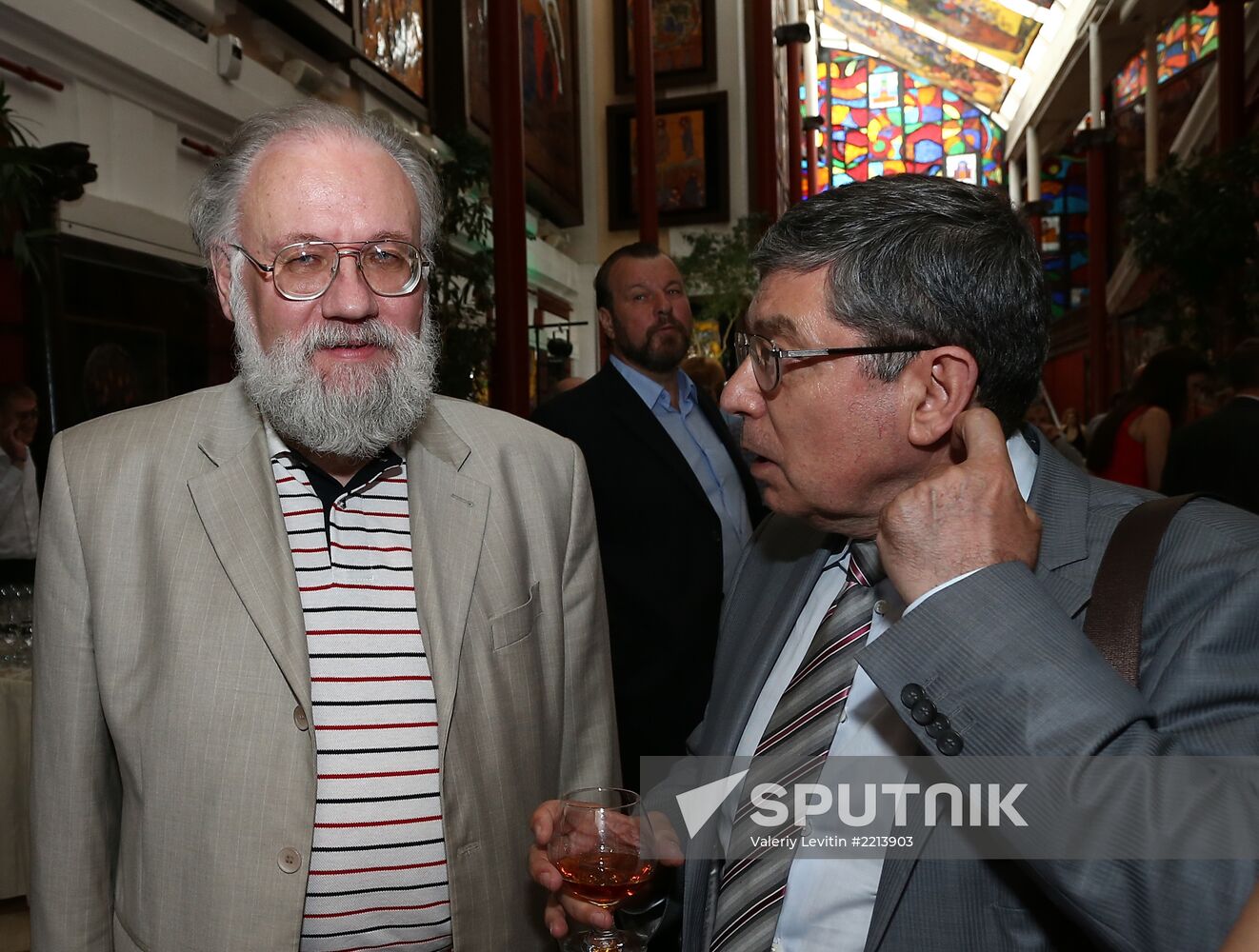 Reception celebrates 15th anniversary of Postscript program