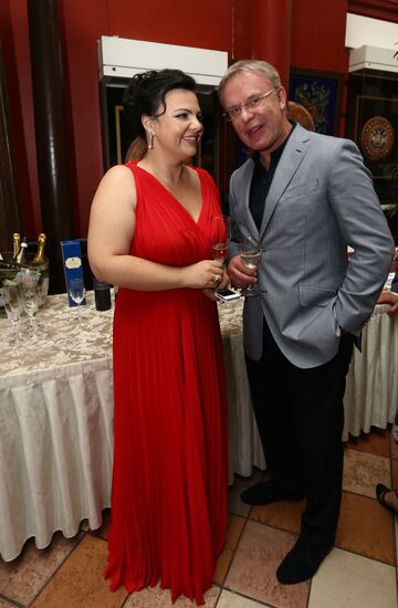 Reception celebrates 15th anniversary of Postscript program