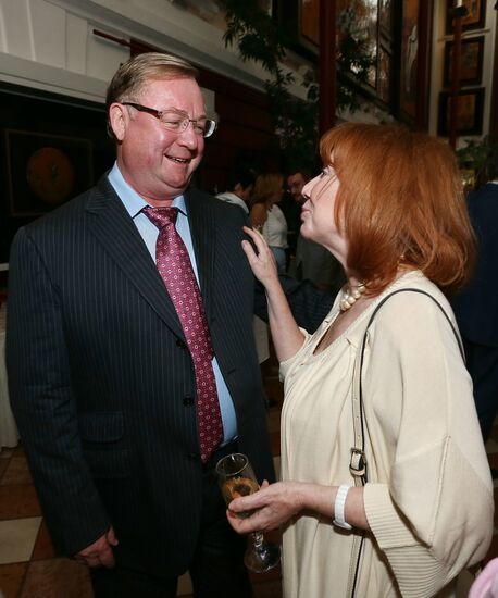 Reception celebrates 15th anniversary of Postscript program