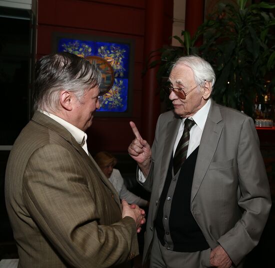 Reception celebrates 15th anniversary of Postscript program