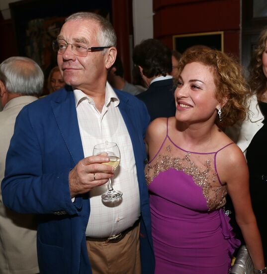 Reception celebrates 15th anniversary of Postscript program