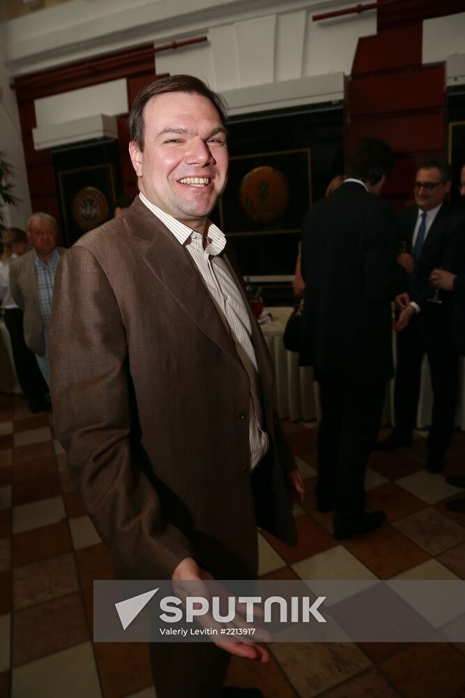 Reception celebrates 15th anniversary of Postscript program