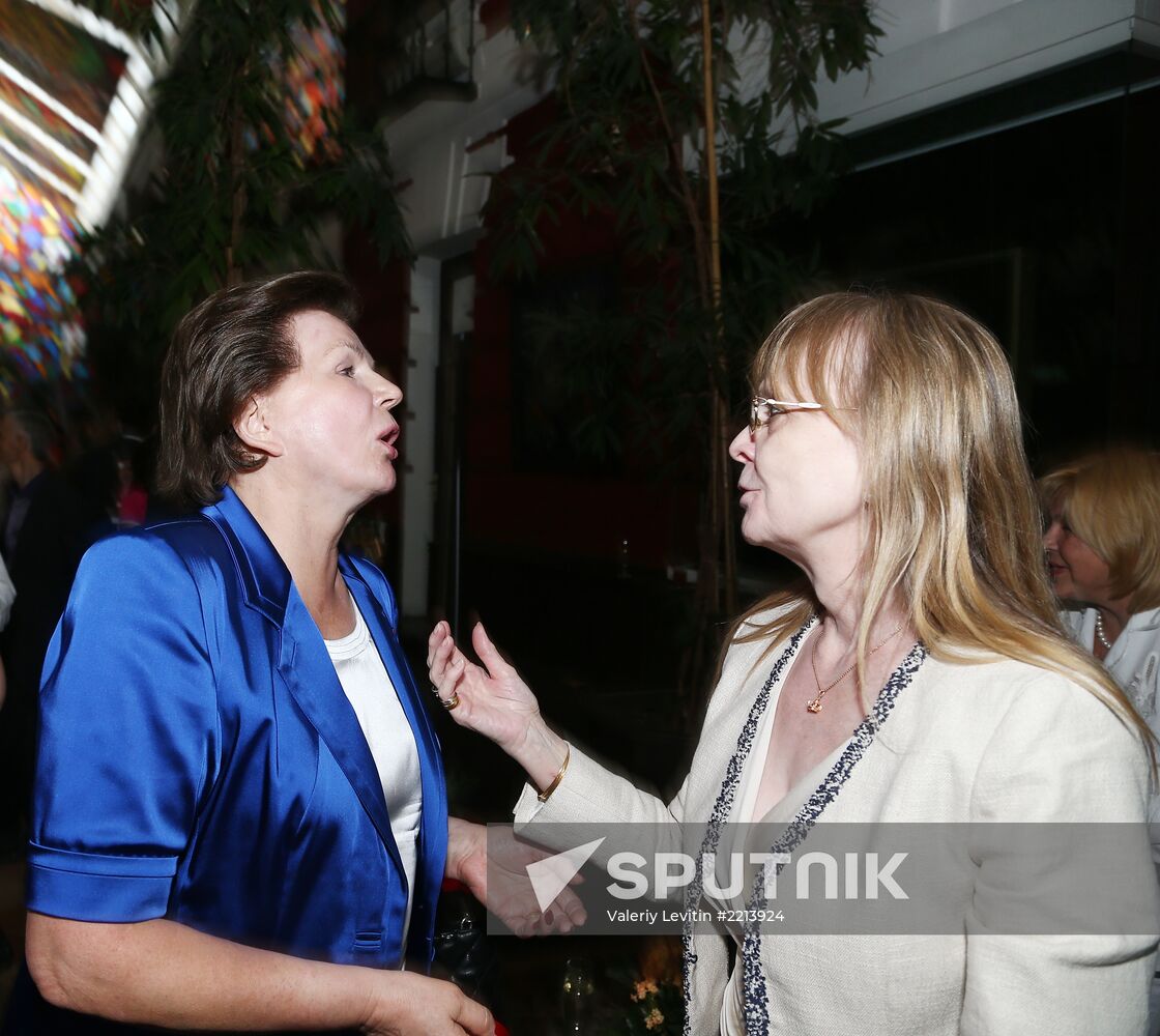 Reception celebrates 15th anniversary of Postscript program