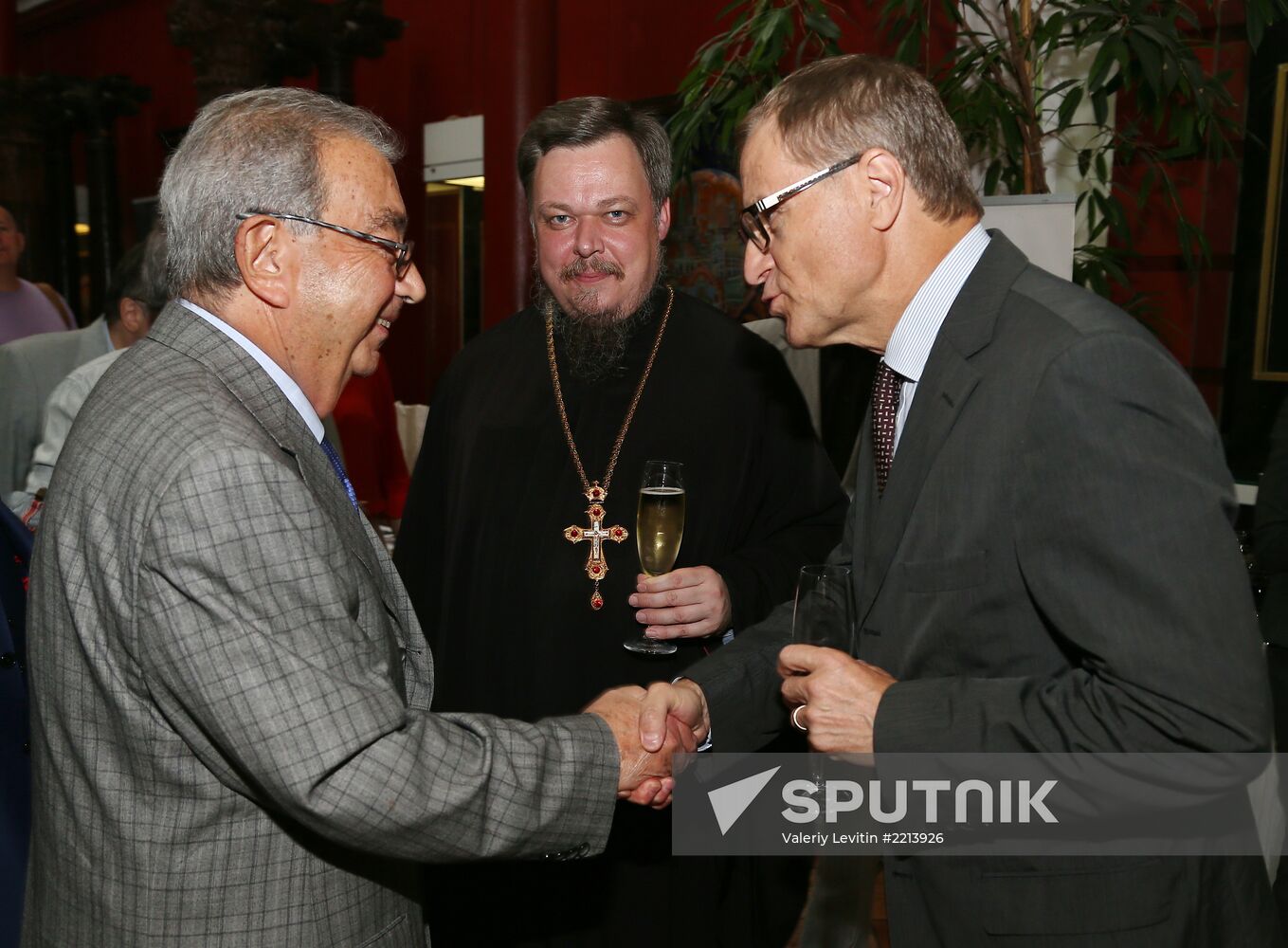 Reception celebrates 15th anniversary of Postscript program