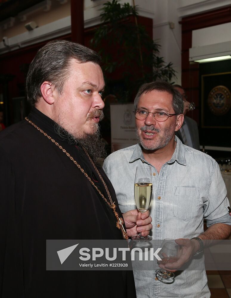 Reception celebrates 15th anniversary of Postscript program