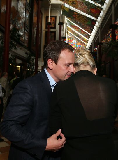 Reception celebrates 15th anniversary of Postscript program