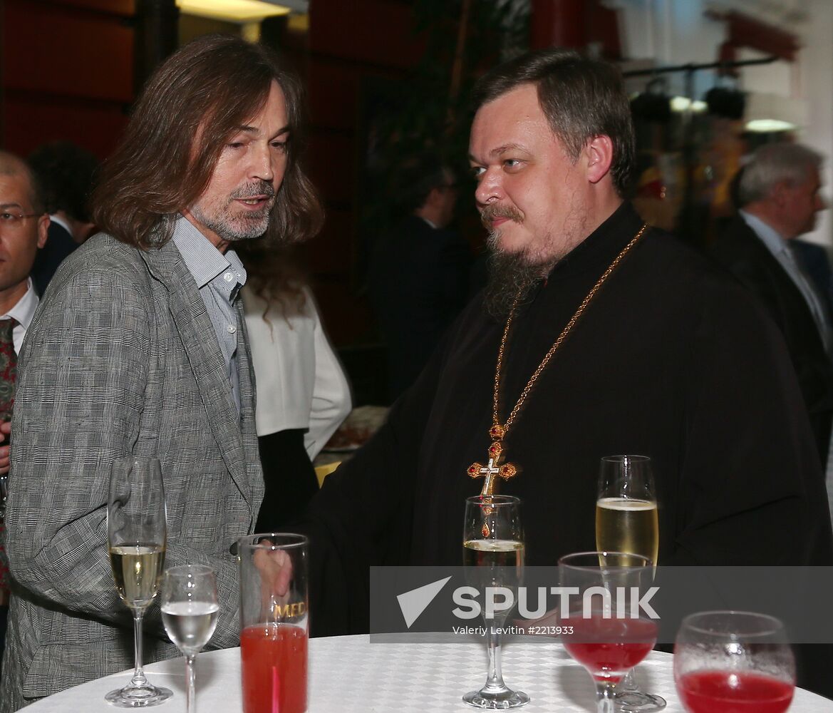 Reception celebrates 15th anniversary of Postscript program