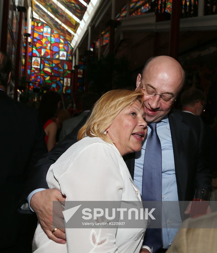 Reception celebrates 15th anniversary of Postscript program