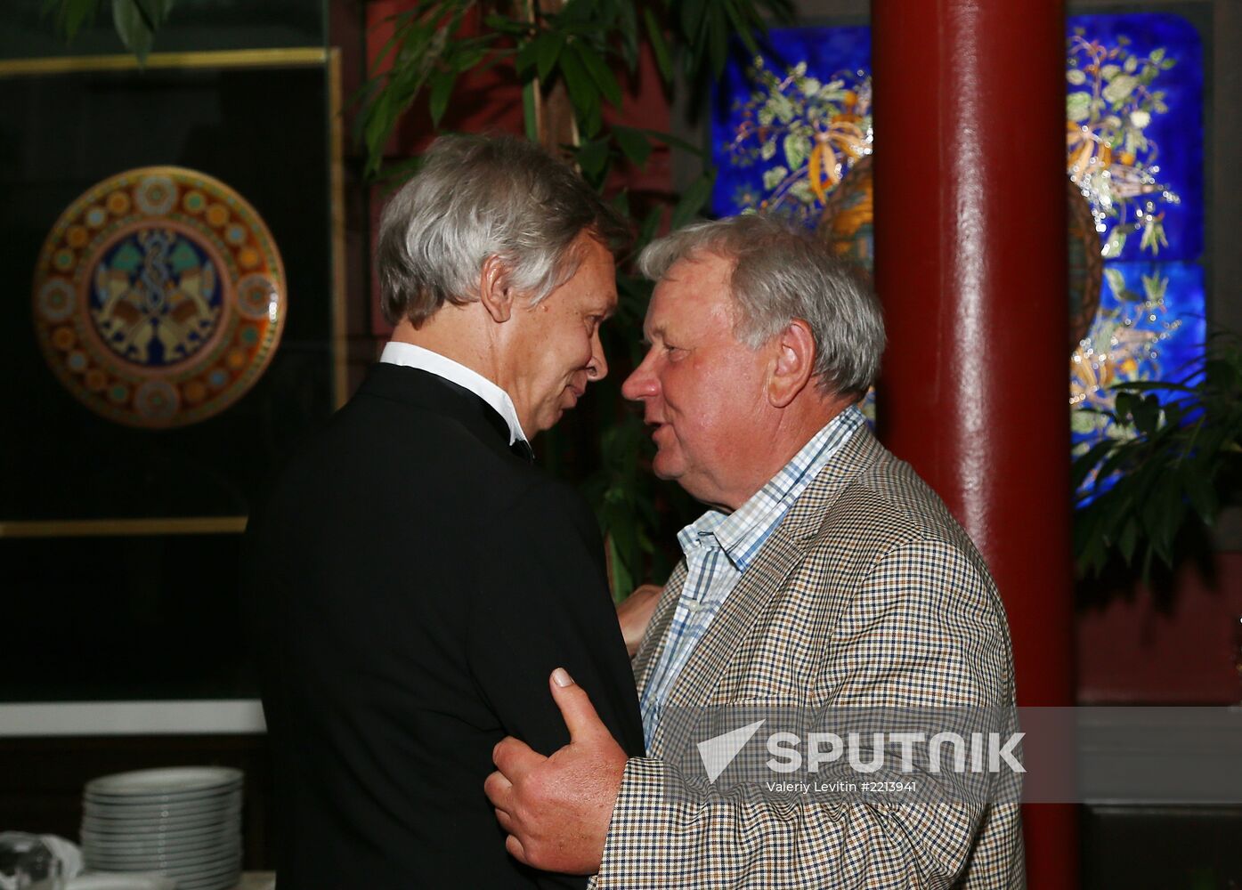 Reception celebrates 15th anniversary of Postscript program