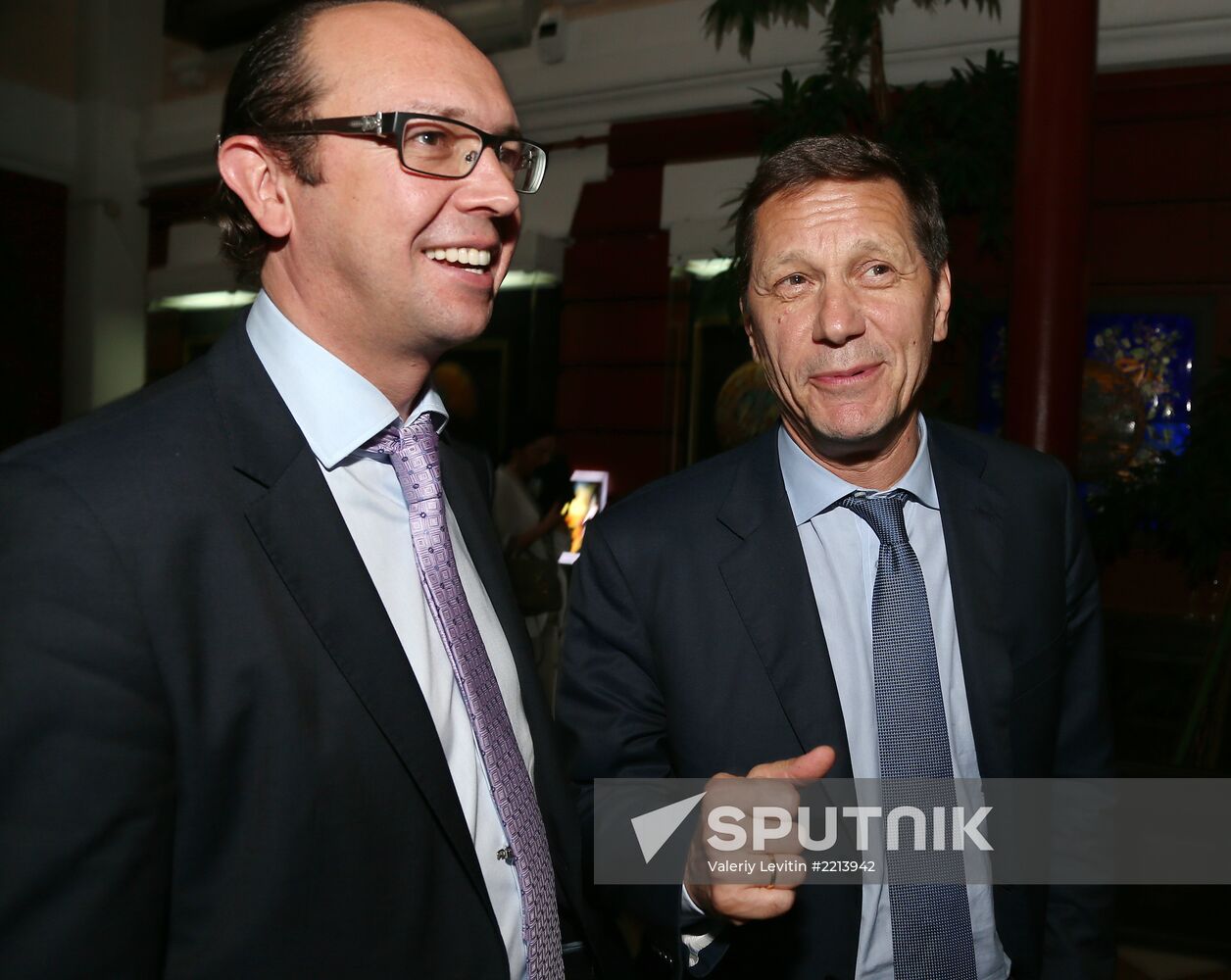 Reception celebrates 15th anniversary of Postscript program