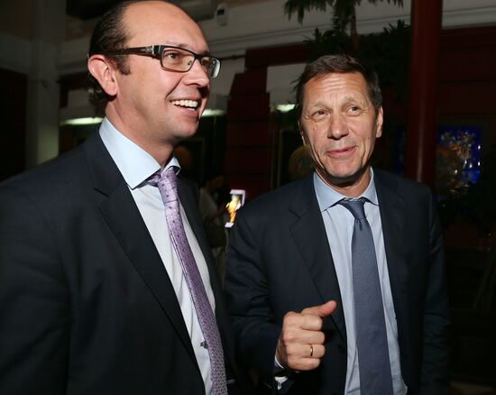 Reception celebrates 15th anniversary of Postscript program