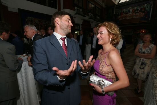 Reception celebrates 15th anniversary of Postscript program