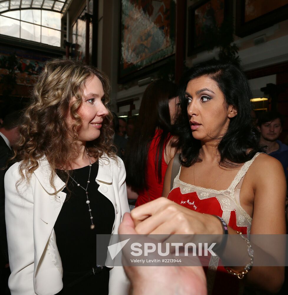 Reception celebrates 15th anniversary of Postscript program