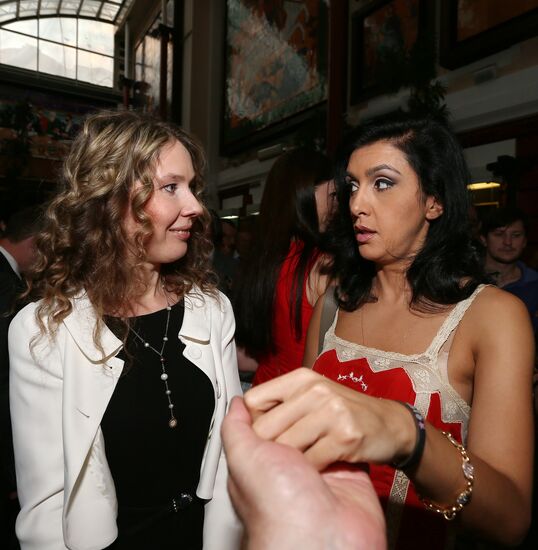 Reception celebrates 15th anniversary of Postscript program