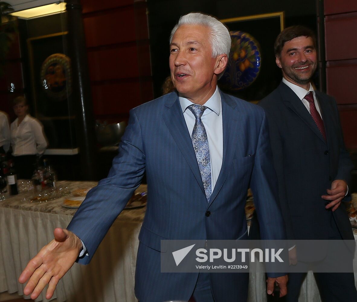 Reception celebrates 15th anniversary of Postscript program