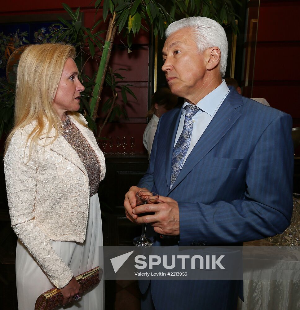 Reception celebrates 15th anniversary of Postscript program