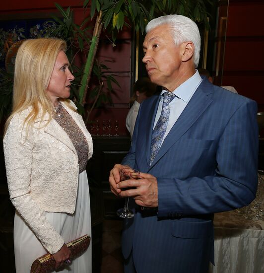 Reception celebrates 15th anniversary of Postscript program