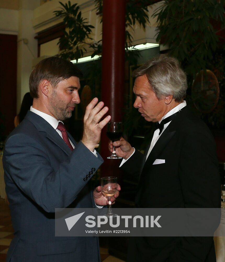 Reception celebrates 15th anniversary of Postscript program