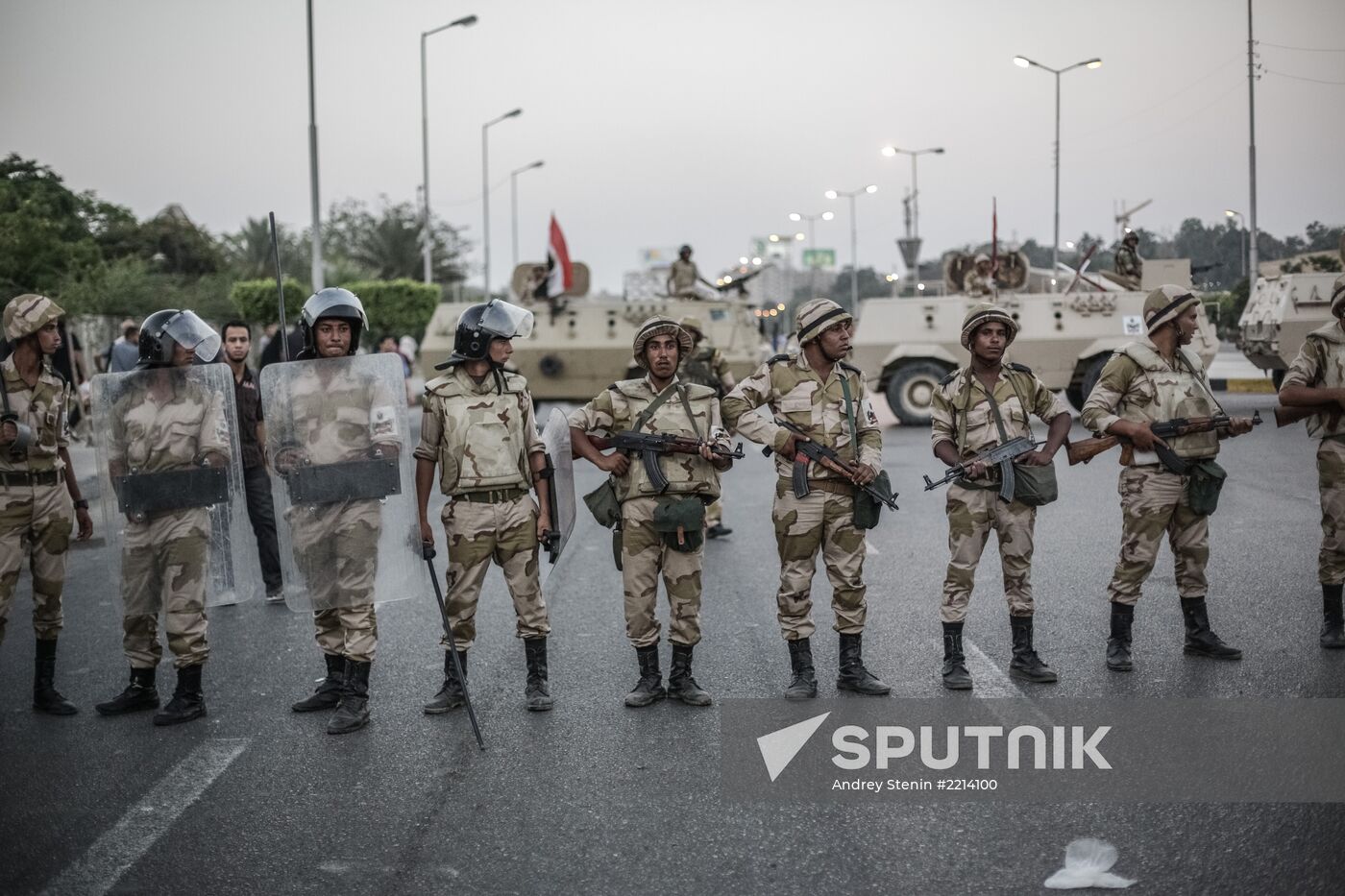 Clashes erupt in Cairo between Morsi supporters and police