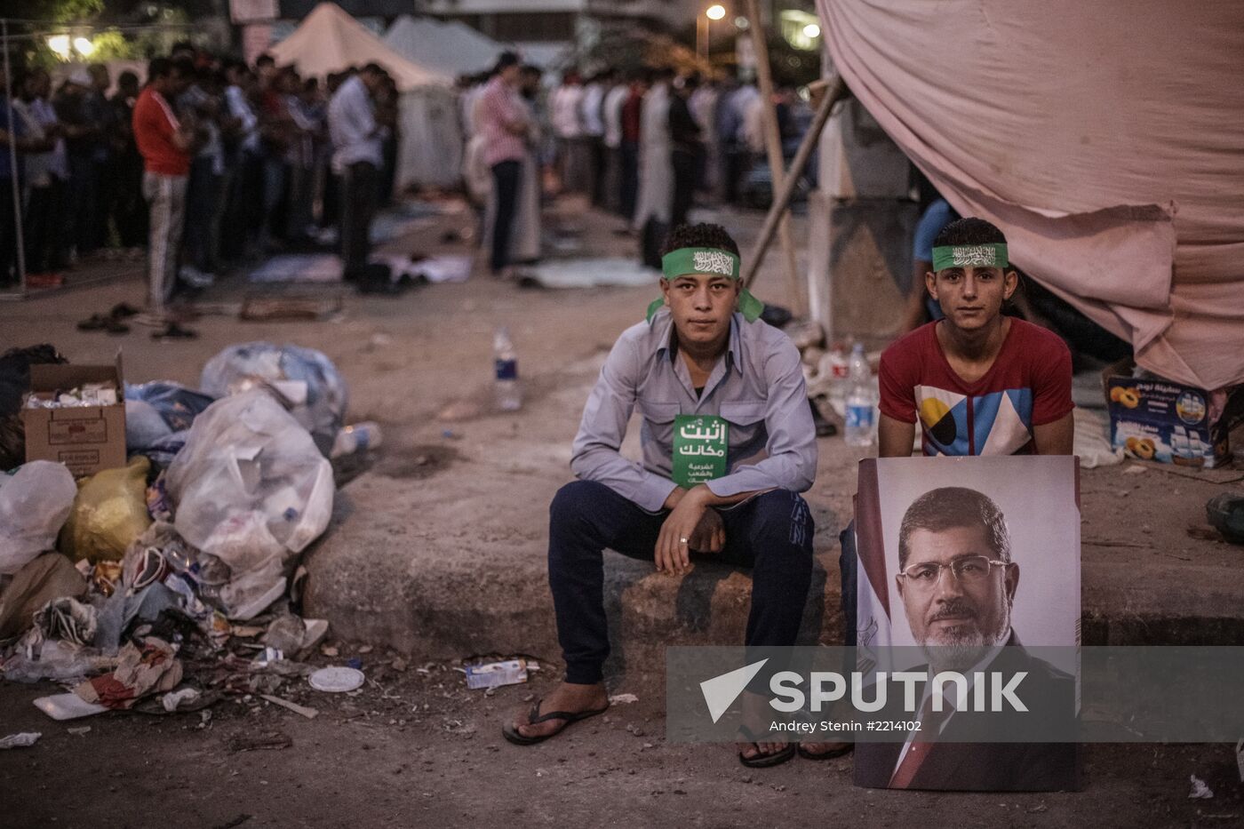 Clashes erupt in Cairo between Morsi supporters and police