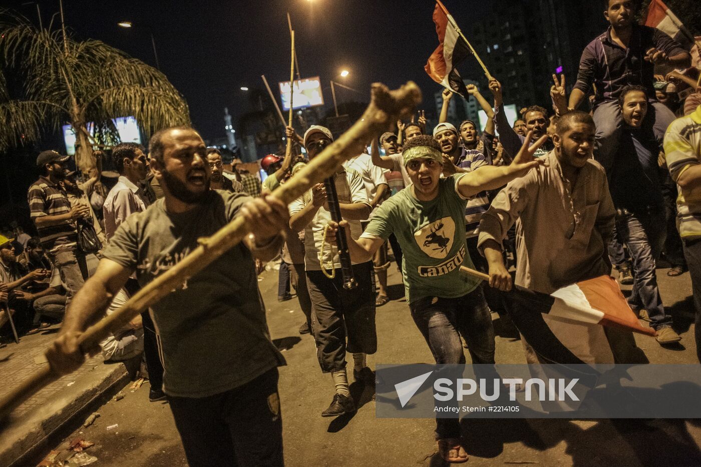Clashes erupt in Cairo between Morsi supporters and police