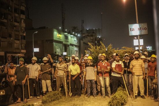 Clashes erupt in Cairo between Morsi supporters and police