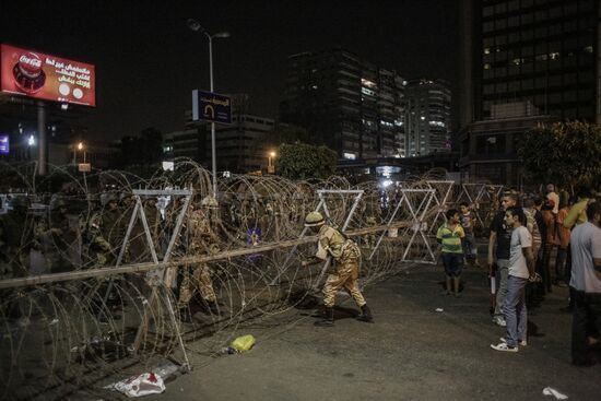 Clashes erupt in Cairo between Morsi supporters and police