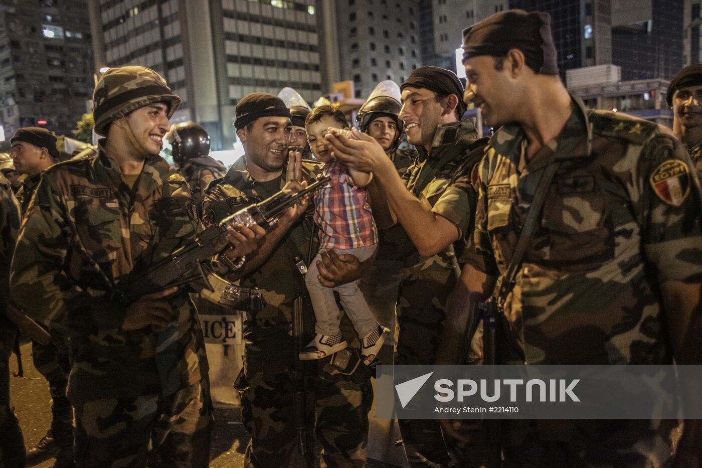 Clashes erupt in Cairo between Morsi supporters and police