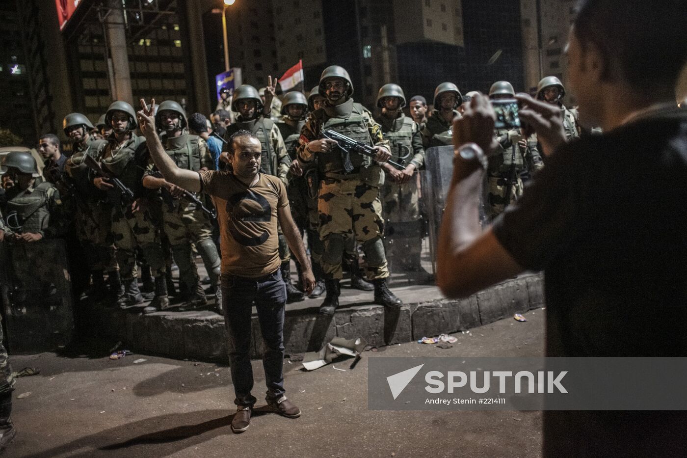 Clashes erupt in Cairo between Morsi supporters and police