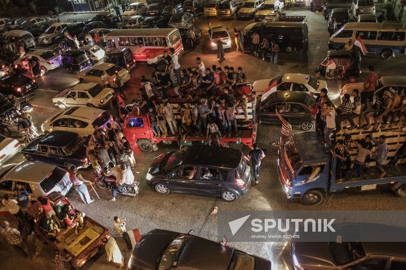 Clashes erupt in Cairo between Morsi supporters and police