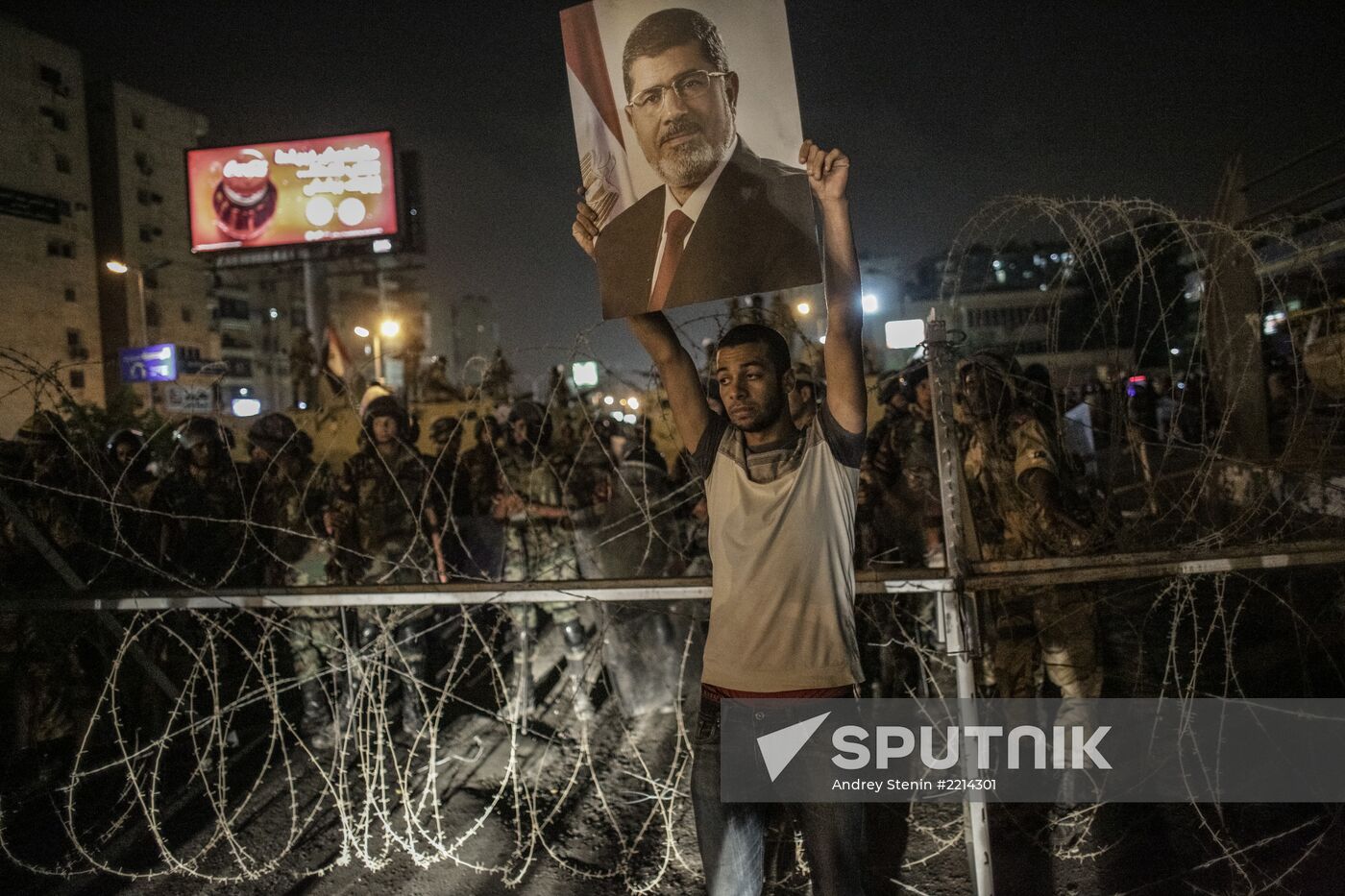 Clashes erupt in Cairo between Morsi supporters and police
