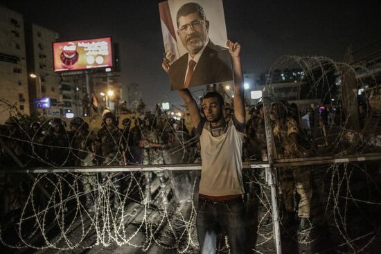 Clashes erupt in Cairo between Morsi supporters and police