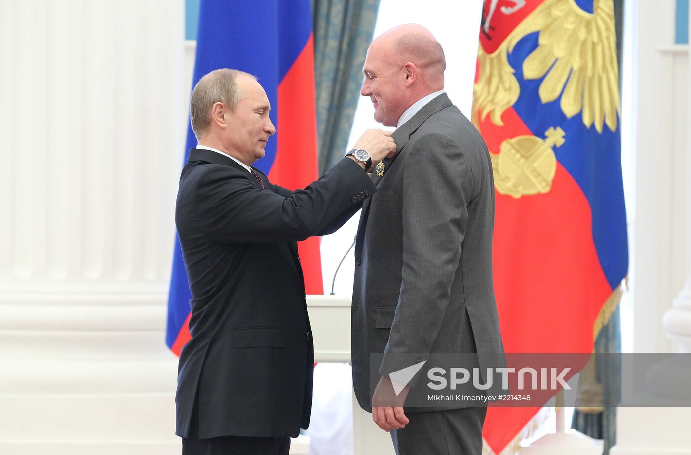 Vladimir Putin presents state awards