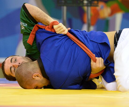2013 Universiade. Belt wrestling. Day One