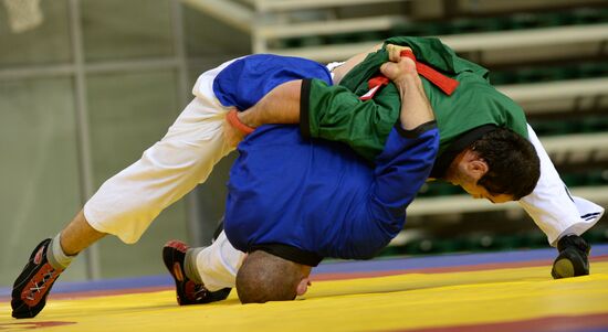 2013 Universiade. Belt wrestling. Day One