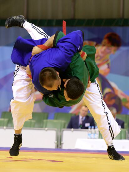 2013 Universiade. Belt wrestling. Day One