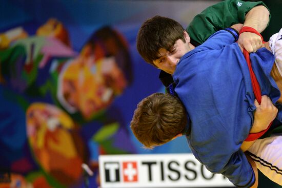2013 Universiade. Belt wrestling. Day One