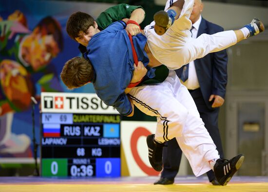 2013 Universiade. Belt wrestling. Day One