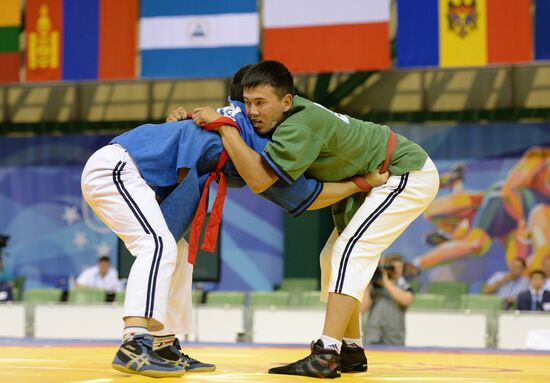 2013 Universiade. Belt wrestling. Day One