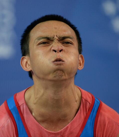 2013 Universiade. Weightlifting. Day One