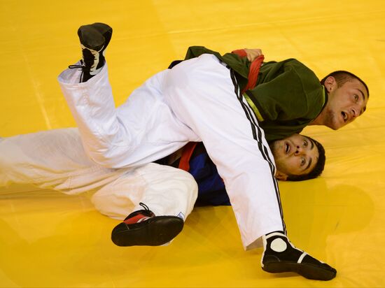 2013 Universiade. Belt wrestling. Day One