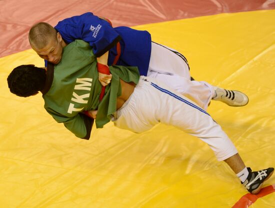 2013 Universiade. Belt wrestling. Day One