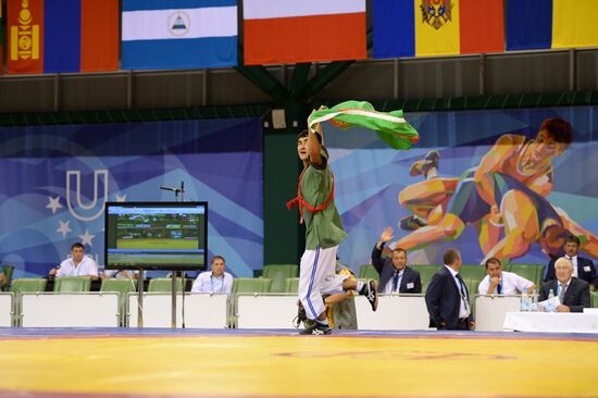 2013 Universiade. Belt wrestling. Day One