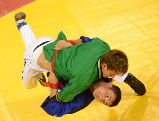 2013 Universiade. Belt wrestling. Day One