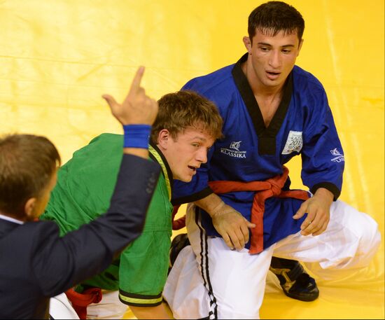2013 Universiade. Belt wrestling. Day One