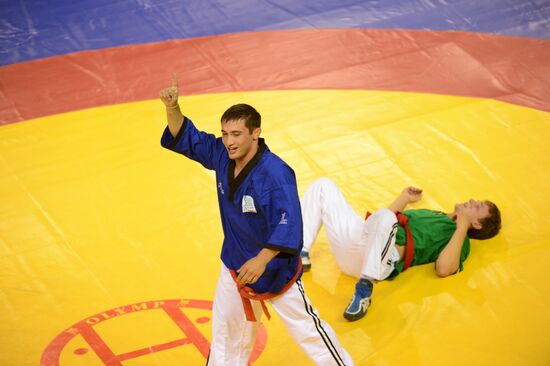 2013 Universiade. Belt wrestling. Day One