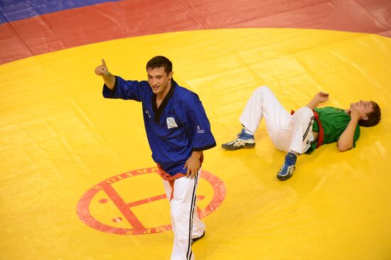 2013 Universiade. Belt wrestling. Day One