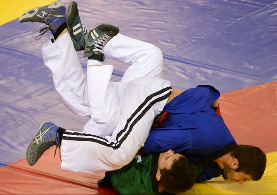 2013 Universiade. Belt wrestling. Day One